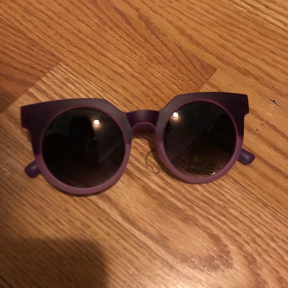 Purple sunglasses - Picture 6 of 7